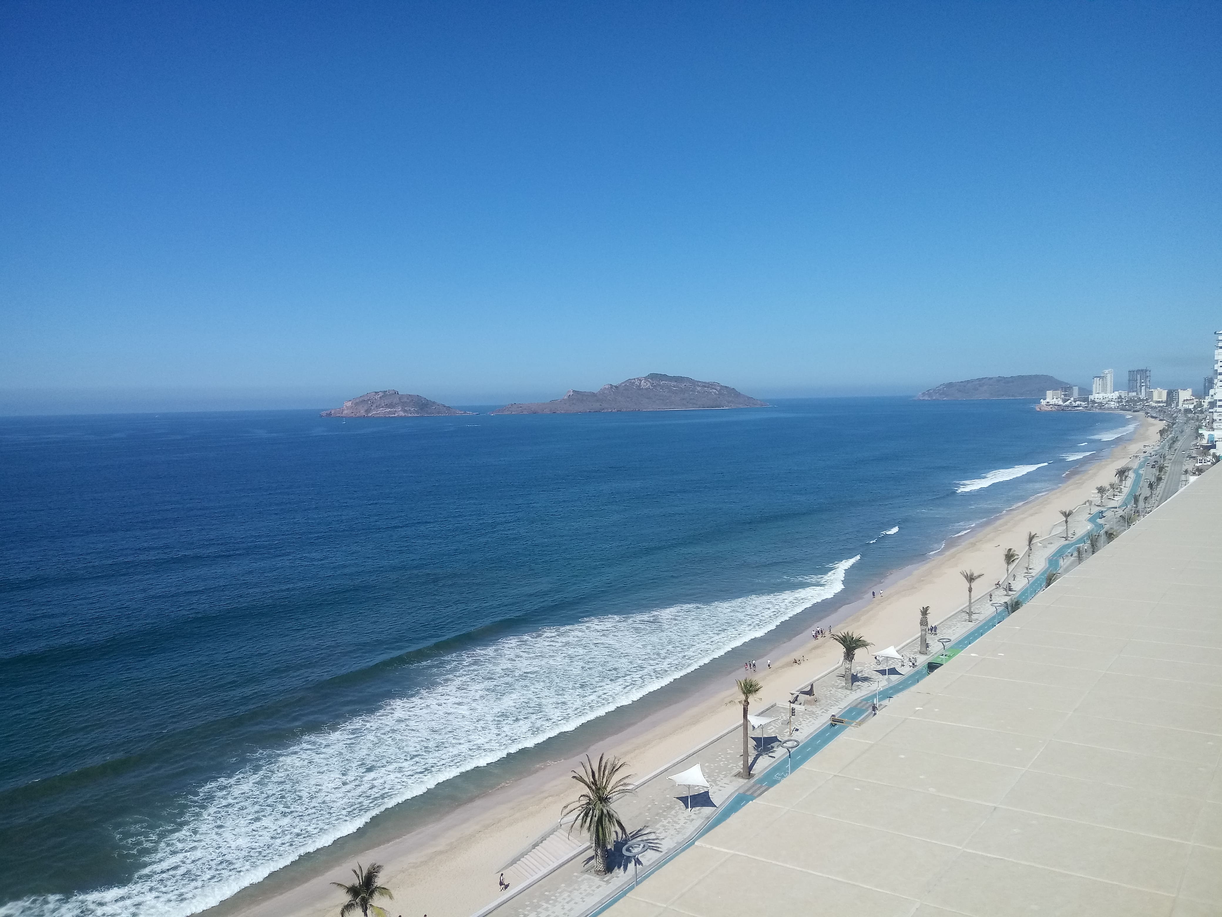 Two-Level Oceanfront Penthouse on the Malecon – What a View!