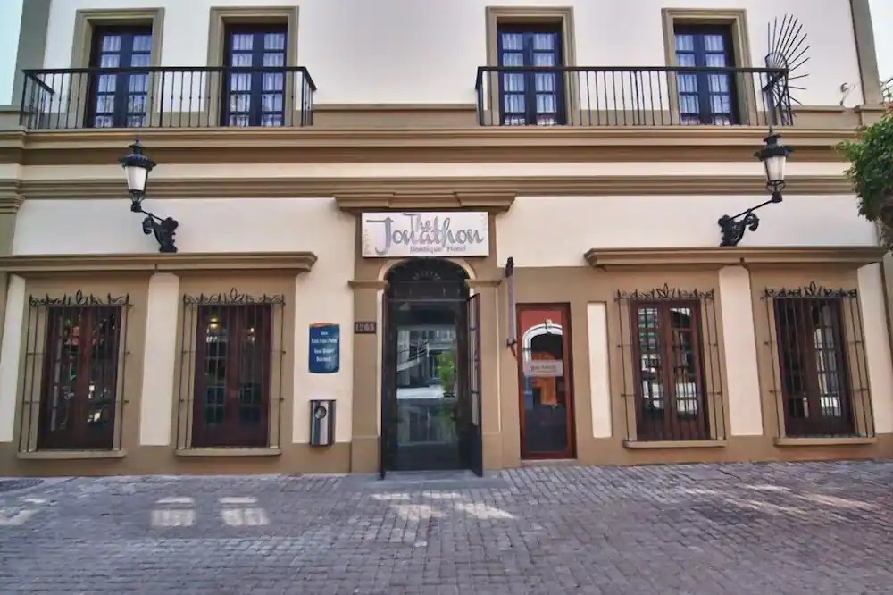 Hotel boutique de 3 niveles en el corazón del Centro Histórico de Mazatlán – OPORTUNIDAD!