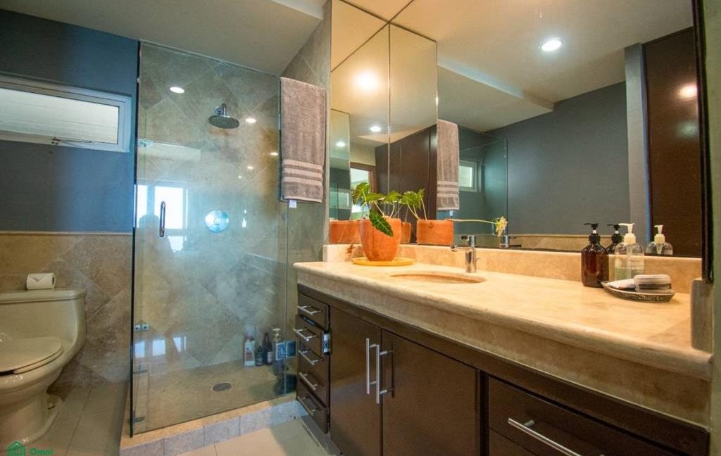 CREATOR: gd-jpeg v1.0 (using IJG JPEG v62), quality = 70